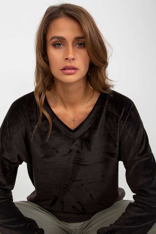 Juodas veliūrinis megztinis be... Juodas veliūrinis megztinis be...