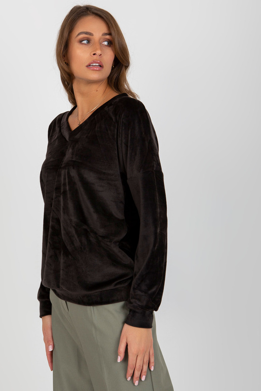 Juodas veliūrinis megztinis be... Juodas veliūrinis megztinis be...