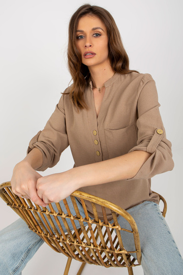 Tamsiai smėlio spalvos...