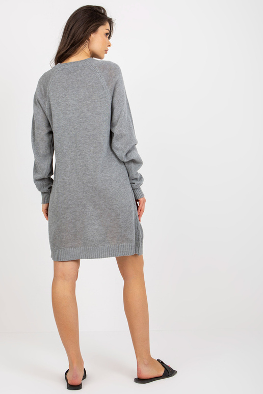 Pilka laisva trikotažinė suknelė ant...