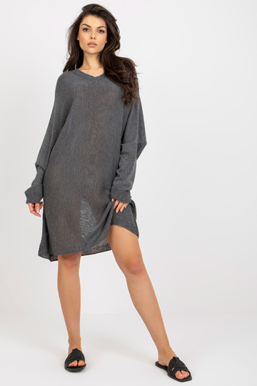 Tamsiai pilka megzta...