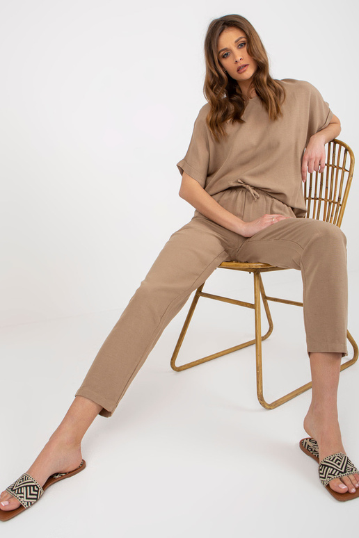 Tamsiai smėlio spalvos vasarinis... Tamsiai smėlio spalvos vasarinis...