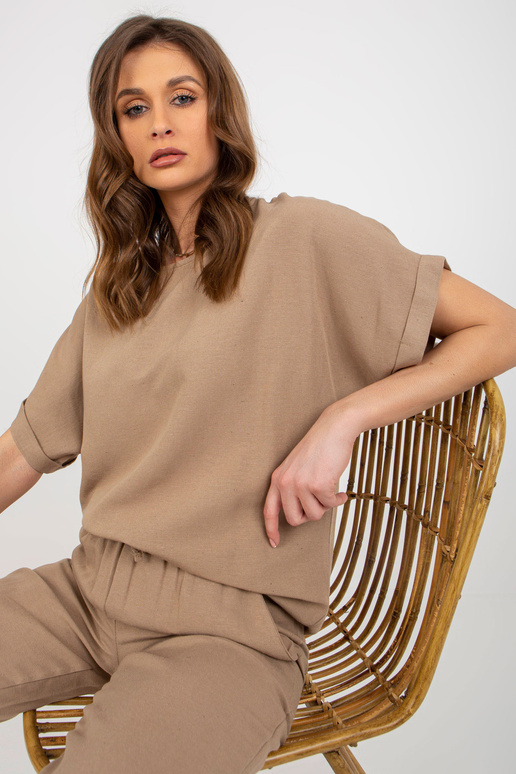 Tamsiai smėlio spalvos vasarinis... Tamsiai smėlio spalvos vasarinis...