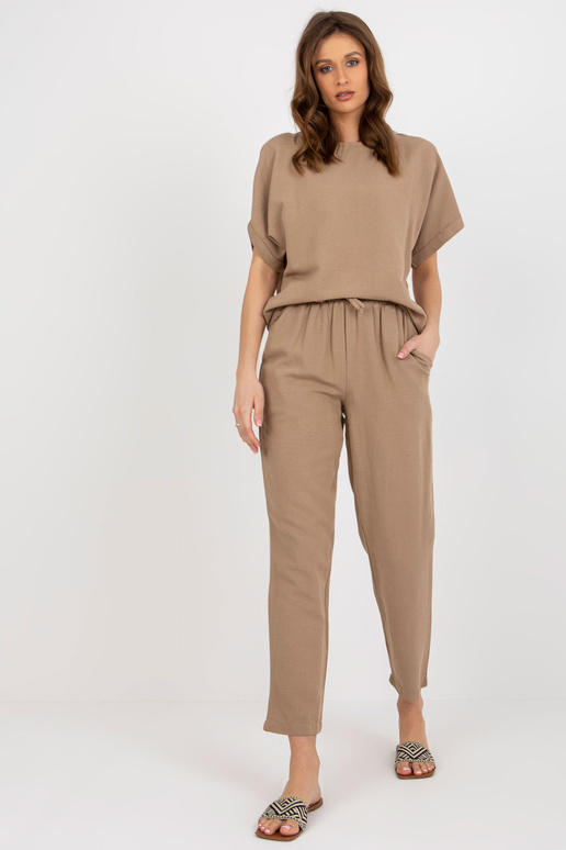 Tamsiai smėlio spalvos vasarinis... Tamsiai smėlio spalvos vasarinis...