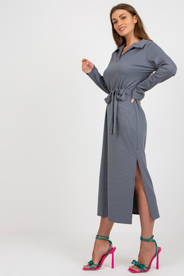 Pilka suknelė su briaunomis...