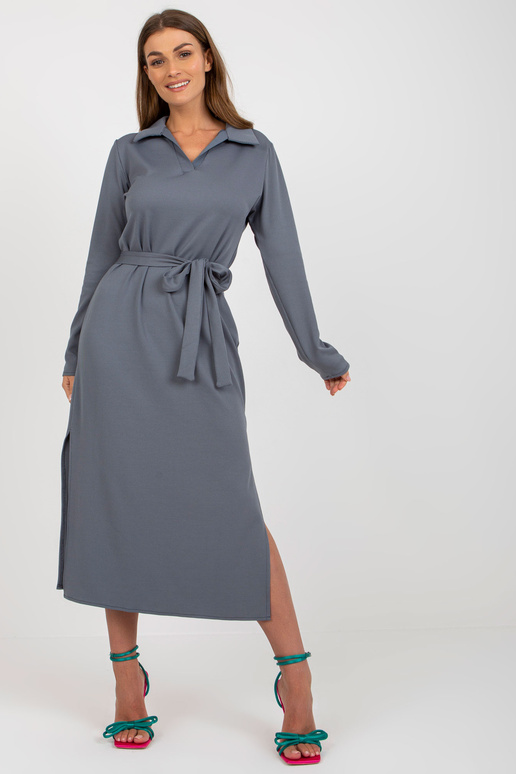 Pilka suknelė su briaunomis su... Pilka suknelė su briaunomis su...