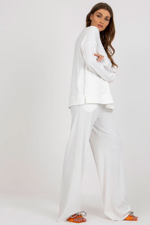 Ecru briaunotas laisvalaikio...