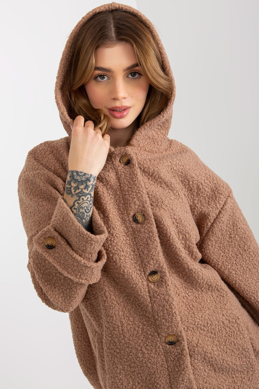 Tamsiai smėlio spalvos pliušinis...