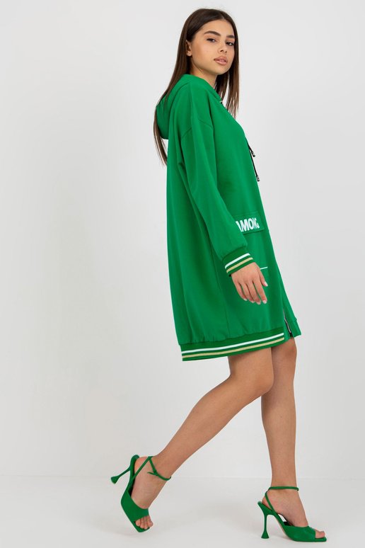 Žalias megztinis su ilgu gobtuvu