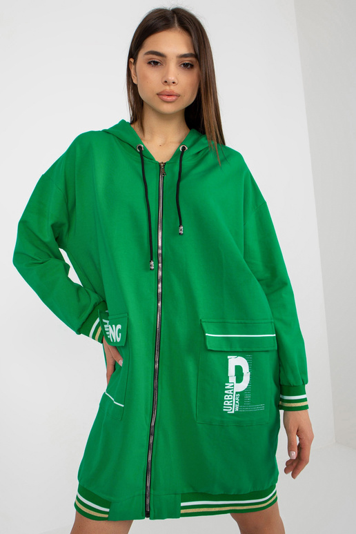 Žalias megztinis su ilgu gobtuvu