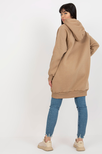 Tamsiai smėlio spalvos...