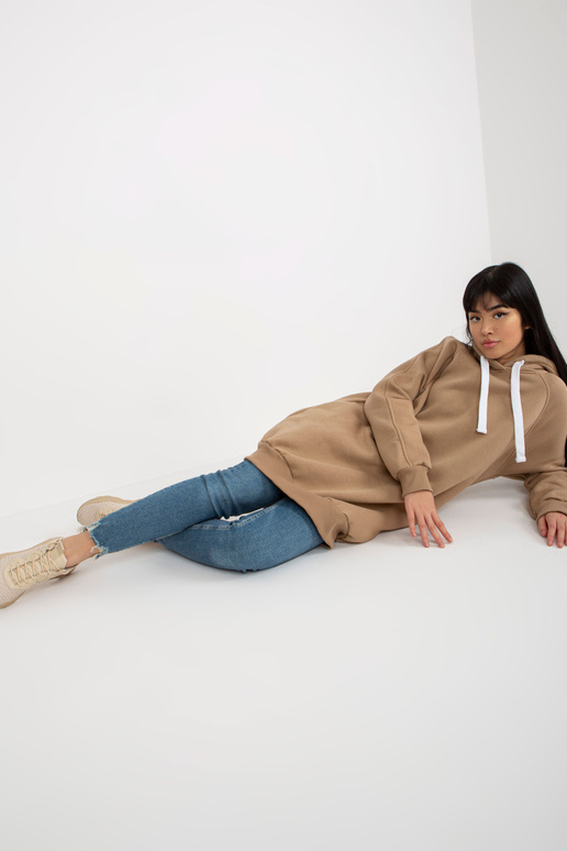 Tamsiai smėlio spalvos ilgas... Tamsiai smėlio spalvos ilgas...