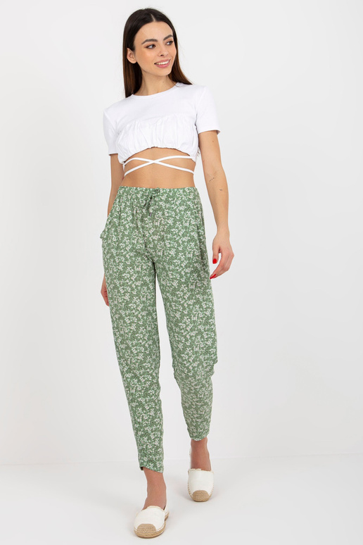 Šviesiai žalios šviesios kelnės iš...