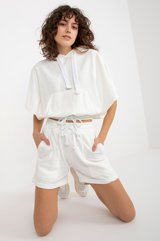 Ecru vasarinių megztinių komplektas...