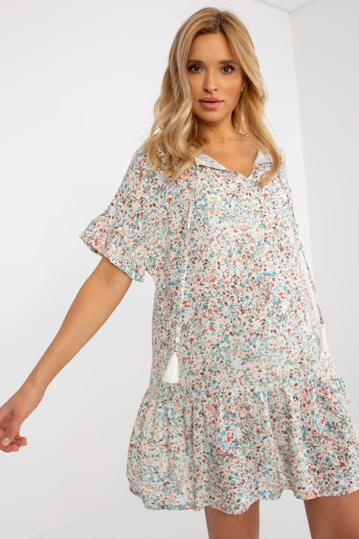 Balta gėlėta mini suknelė su... Balta gėlėta mini suknelė su...