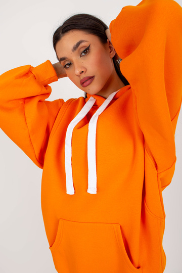 Oranžiniai ilgi megztiniai...