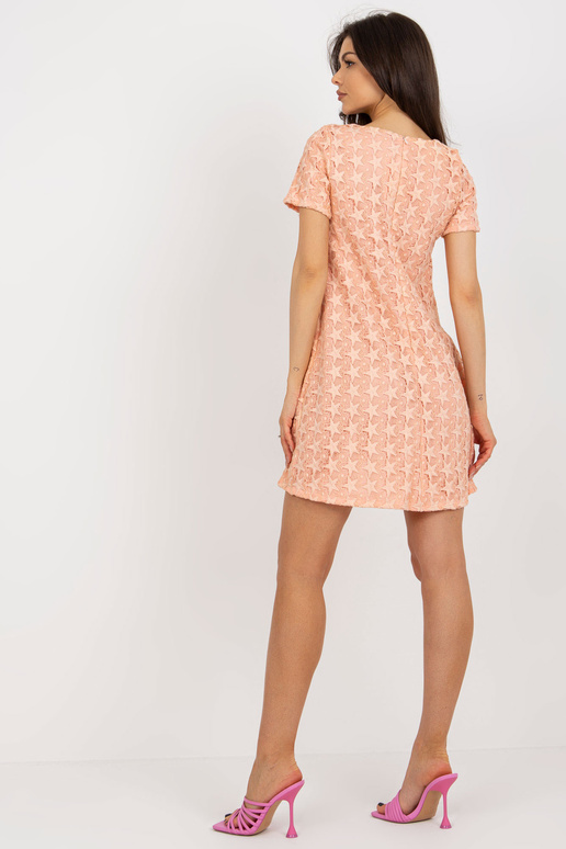 Persikų mini kokteilinė suknelė...