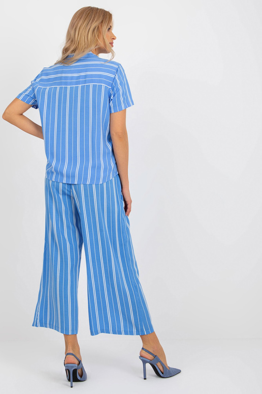 Mėlyna dryžuota marškinių palaidinė... Mėlyna dryžuota marškinių palaidinė...