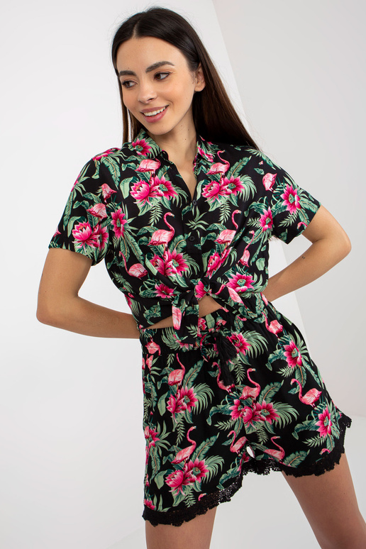 Laisvalaikiai šortai su vasariniu... Laisvalaikiai šortai su vasariniu...