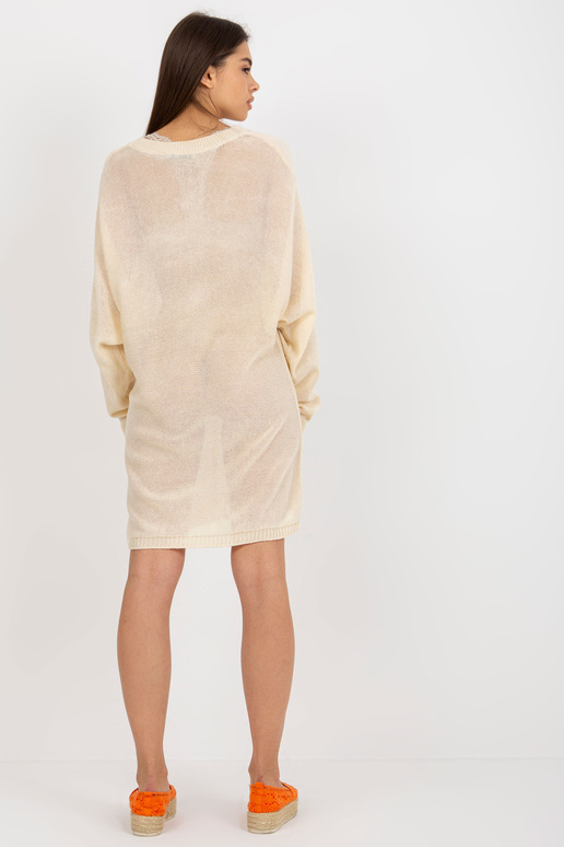 Šviesiai smėlio spalvos vasarinė...