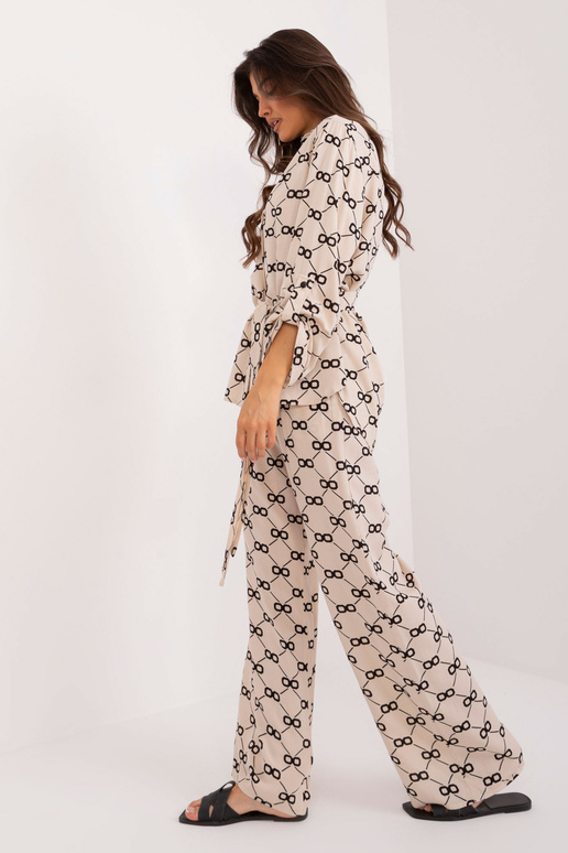 Dviejų dalių komplektas...