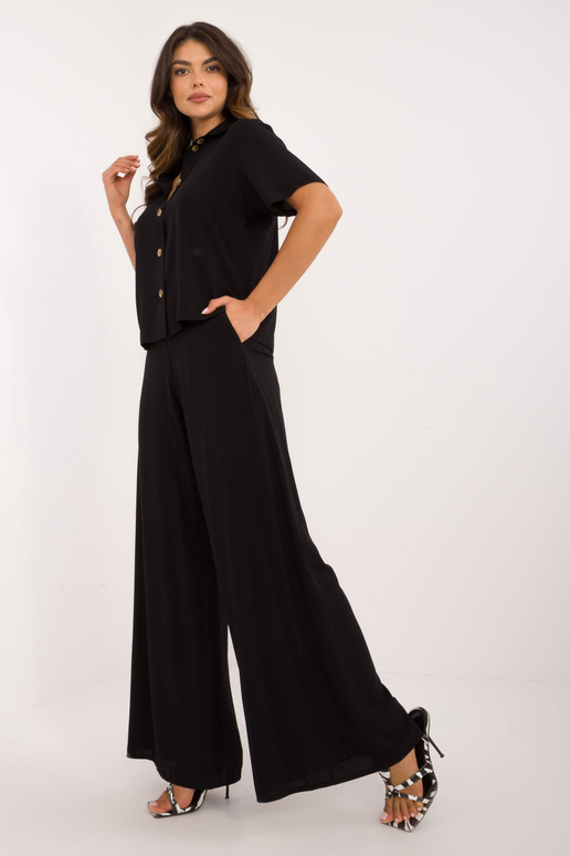 Dviejų dalių komplektas... Dviejų dalių komplektas...