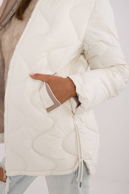 Striukė-MBM-KR-2319.37- balkšvos spalvos