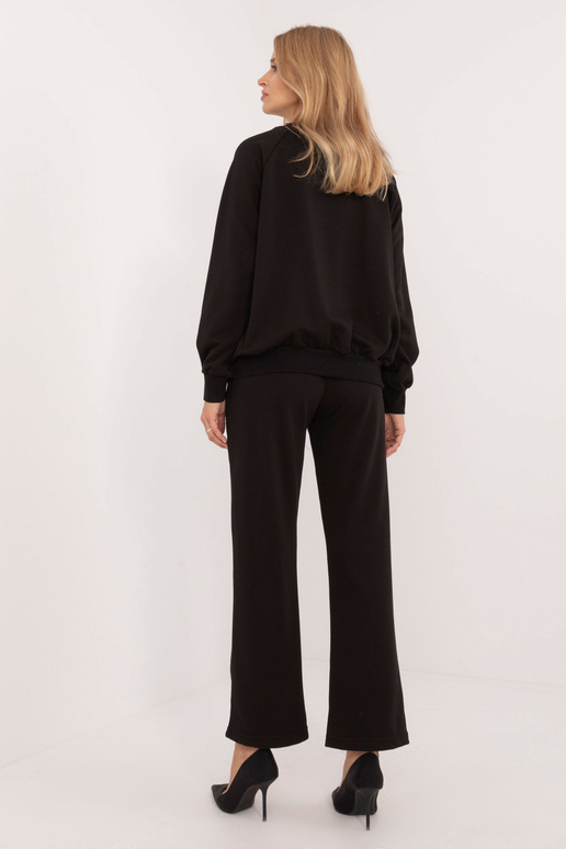 Dviejų dalių komplektas... Dviejų dalių komplektas...