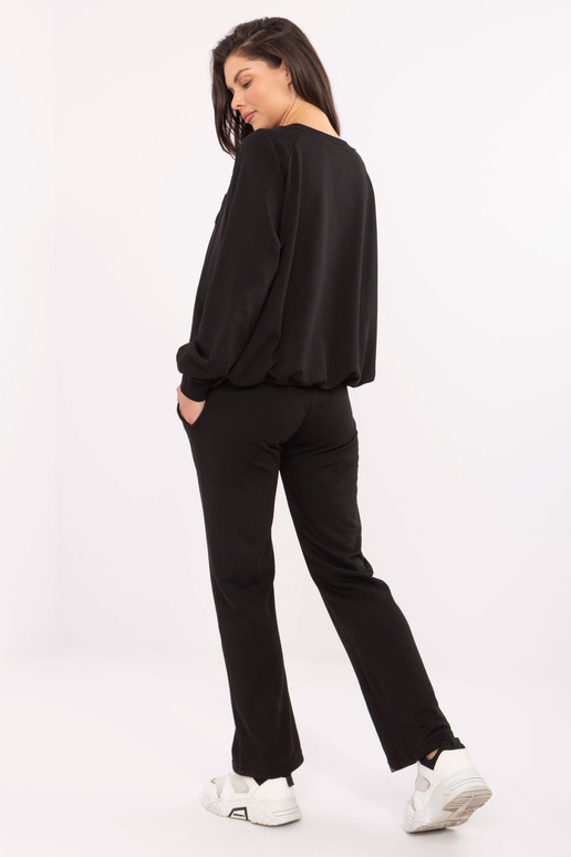 Dviejų dalių komplektas... Dviejų dalių komplektas...