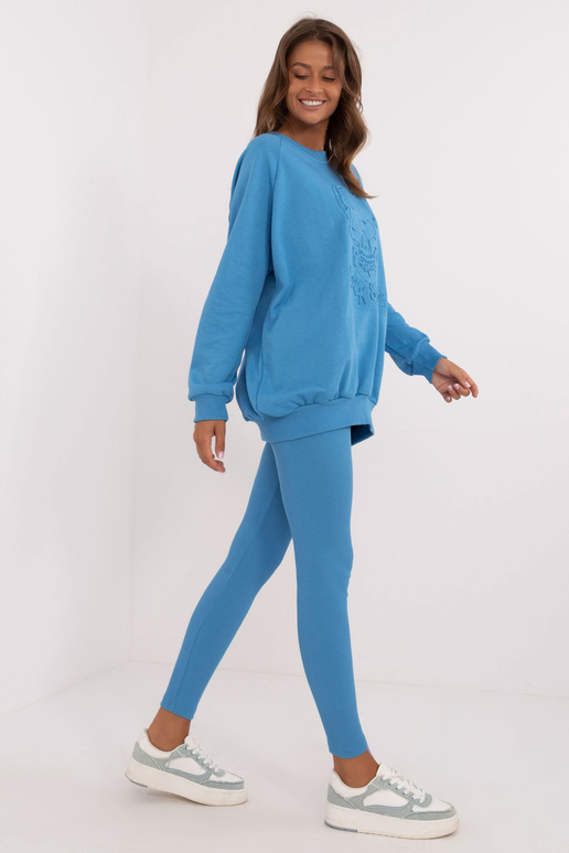 Dviejų dalių komplektas... Dviejų dalių komplektas...