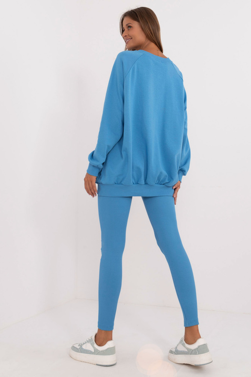 Dviejų dalių komplektas... Dviejų dalių komplektas...