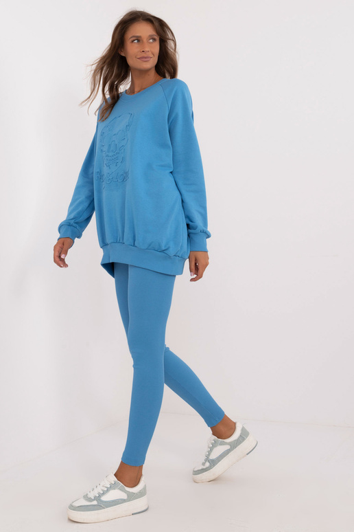 Dviejų dalių komplektas... Dviejų dalių komplektas...