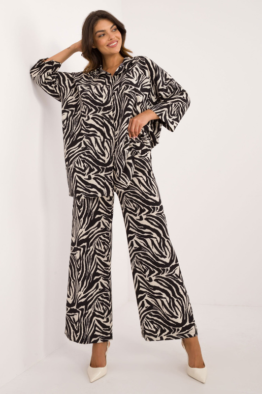 Dviejų dalių komplektas... Dviejų dalių komplektas...