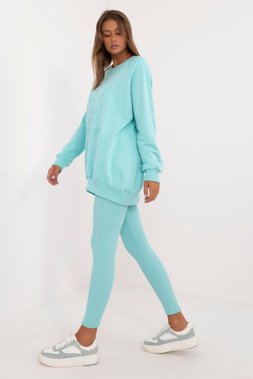 Dviejų dalių komplektas... Dviejų dalių komplektas...