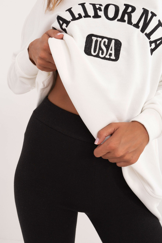 Dviejų dalių komplektas... Dviejų dalių komplektas...