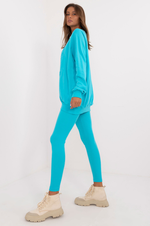 Dviejų dalių komplektas... Dviejų dalių komplektas...