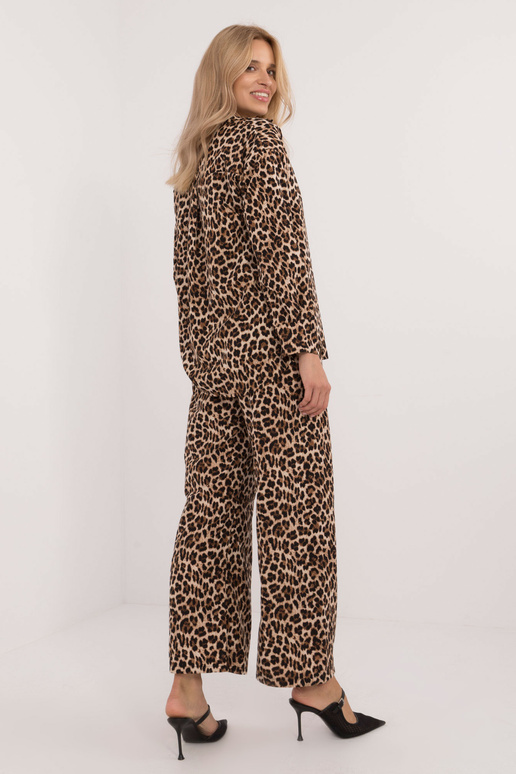 Dviejų dalių komplektas... Dviejų dalių komplektas...