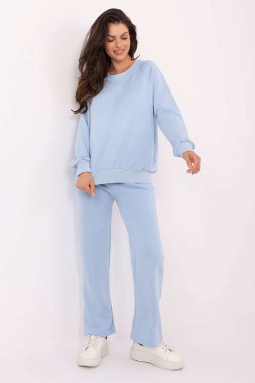 Dviejų dalių komplektas... Dviejų dalių komplektas...