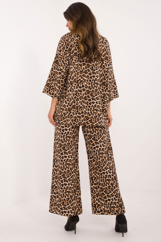 Dviejų dalių komplektas... Dviejų dalių komplektas...