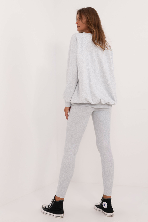 Dviejų dalių komplektas... Dviejų dalių komplektas...