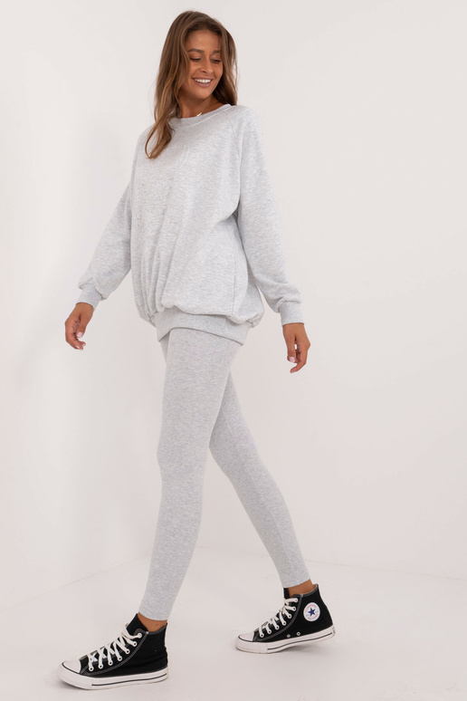 Dviejų dalių komplektas... Dviejų dalių komplektas...