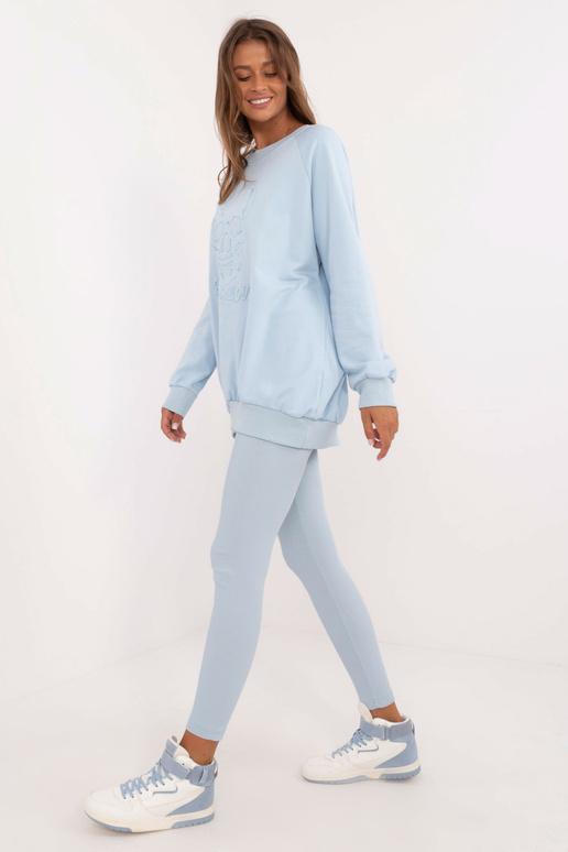 Dviejų dalių komplektas... Dviejų dalių komplektas...