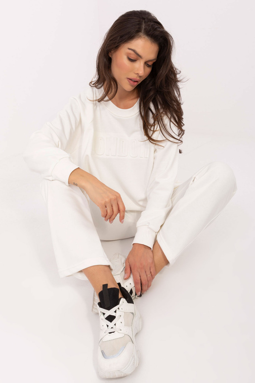 Dviejų dalių komplektas... Dviejų dalių komplektas...