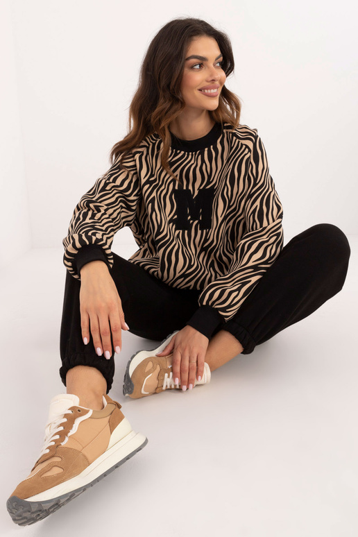 Dviejų dalių komplektas... Dviejų dalių komplektas...