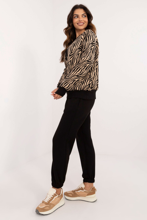 Dviejų dalių komplektas... Dviejų dalių komplektas...