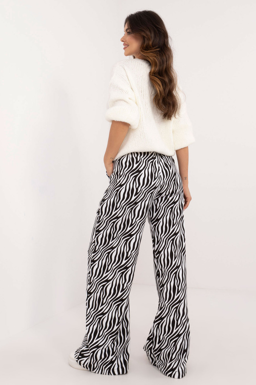 Kelnės-EM-SP-1067.91-baltos-juodos