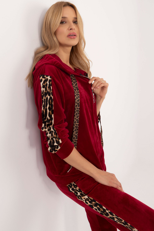 Dviejų dalių komplektas... Dviejų dalių komplektas...