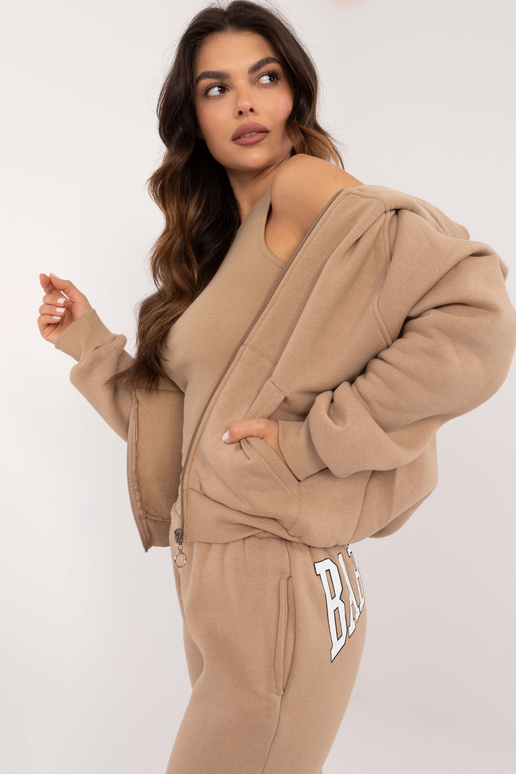 Dviejų dalių komplektas... Dviejų dalių komplektas...