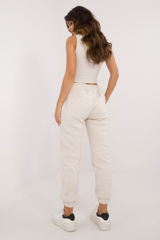 Dviejų dalių komplektas... Dviejų dalių komplektas...