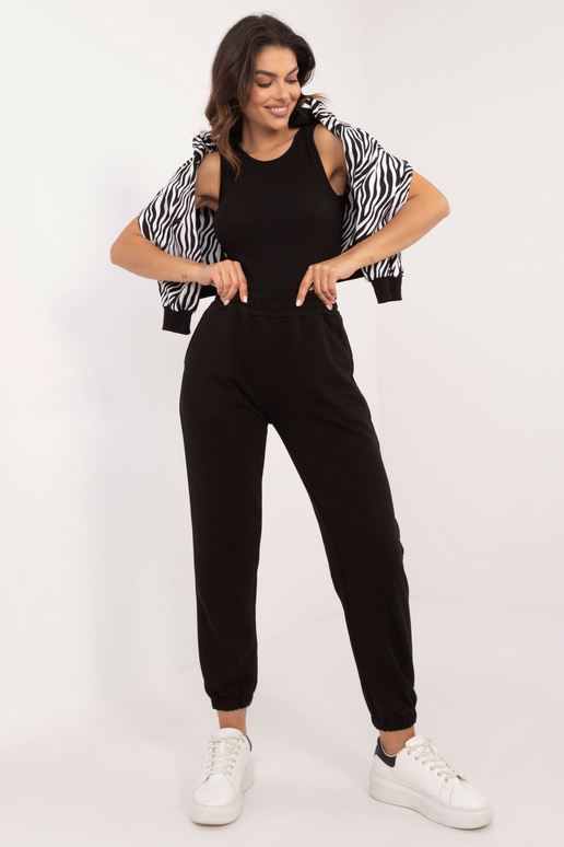 Dviejų dalių komplektas... Dviejų dalių komplektas...